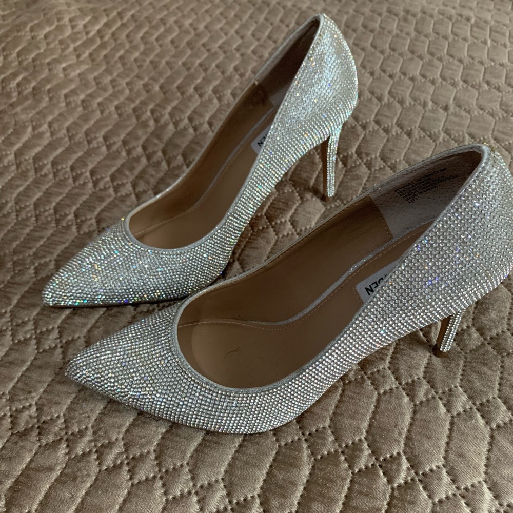 Size 8 Steve Madden Attract Rhinestone Heel - Picture 11 of 11